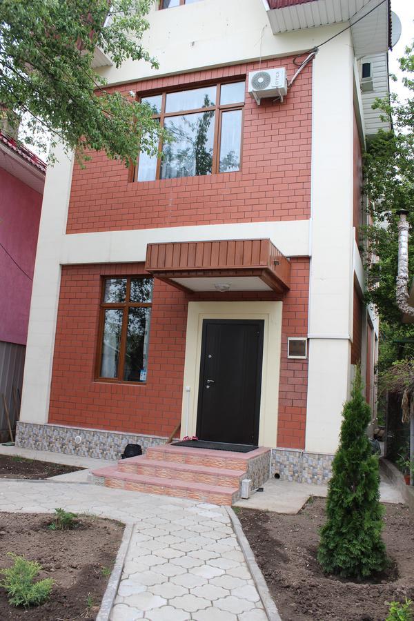 Mountain Road Hostel Алматы Экстерьер фото